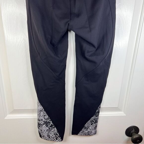 Lululemon Sweat and Repeat Crop Sz 2 Flattering Comfy Black Sterigraph Starlight - Picture 8 of 10